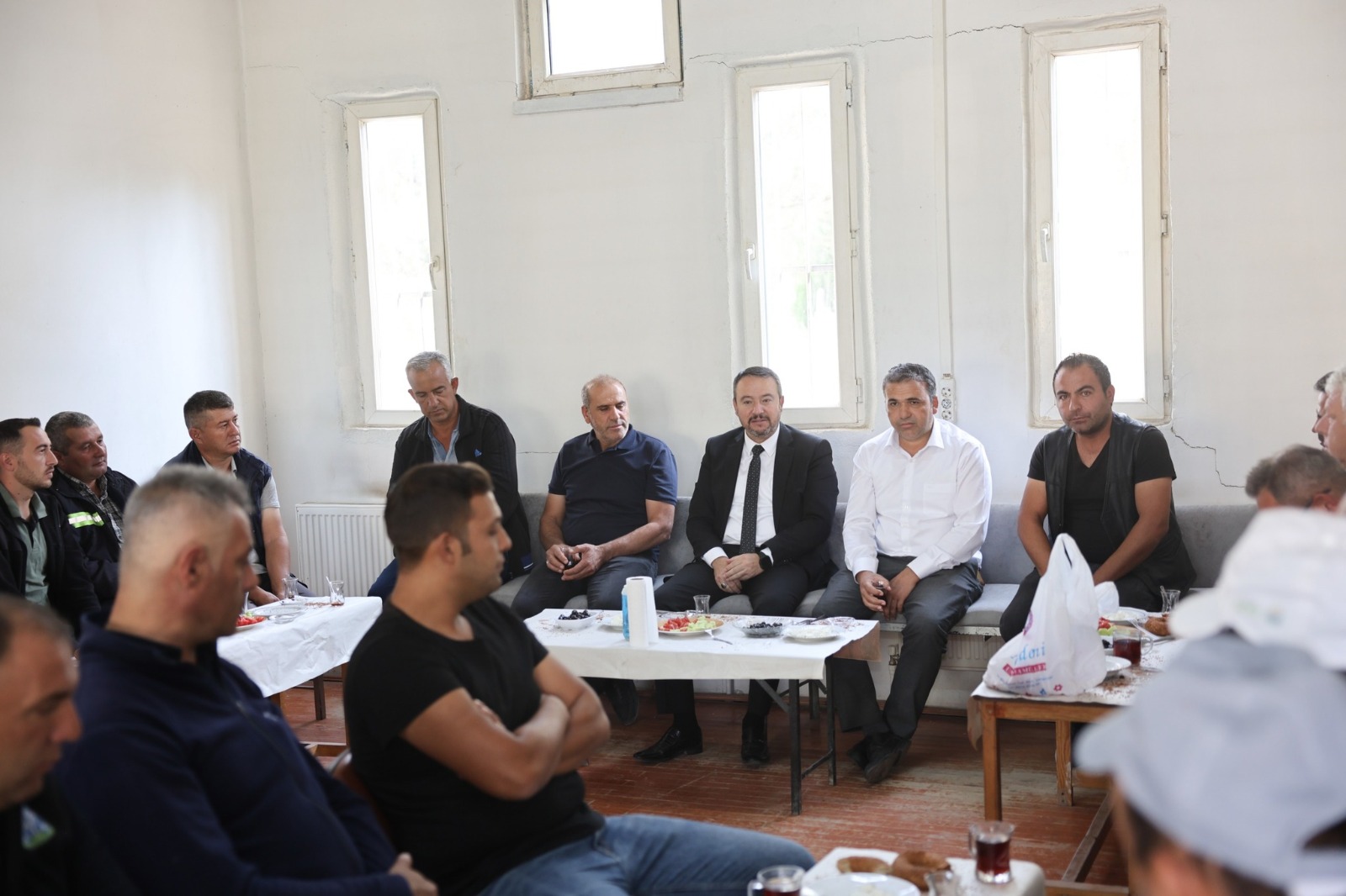 Sandıklı Belediye Başkanı Adnan Öztaş, belediye birimlerine yönelik gerçekleştirdiği ziyaretler