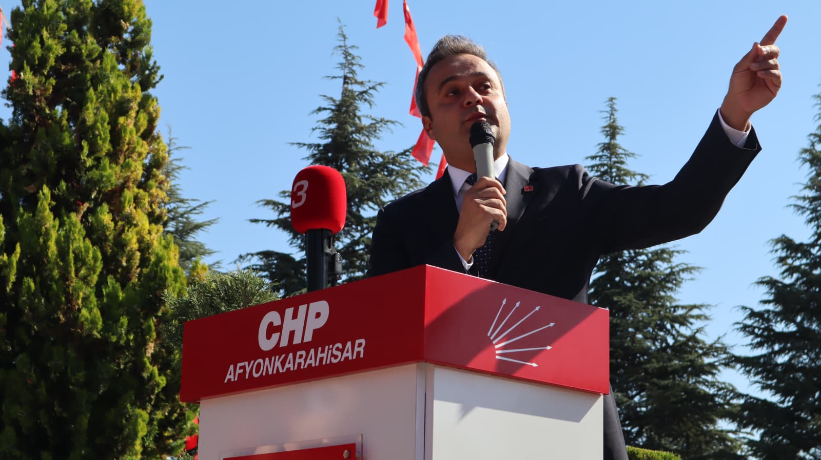 Cumhuriyet Halk Partisi Afyonkarahisar İl Başkanı Faruk Duha Erhan, “AKP’li