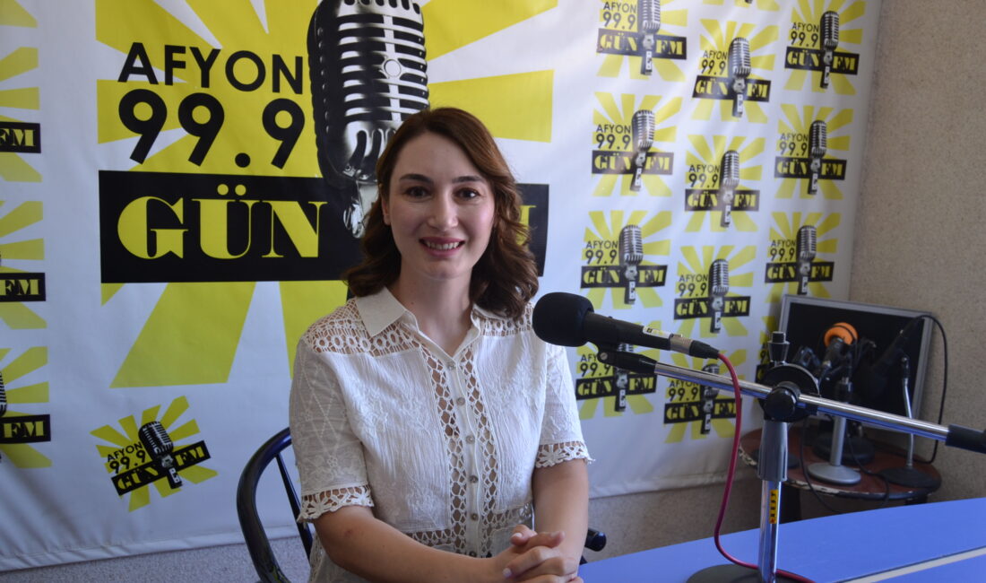 Kendi kliniğinde hizmet veren Dermatoloji Uzmanı Dr. Duygu Gencer, Gün
