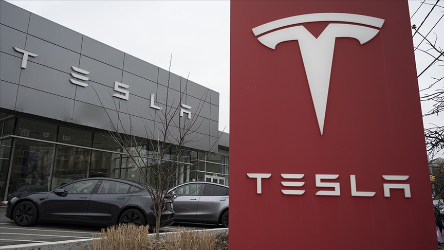 ABD merkezli elektrikli araç üreticisi Tesla’nın Avrupa Birliği’ndeki satışları 2025