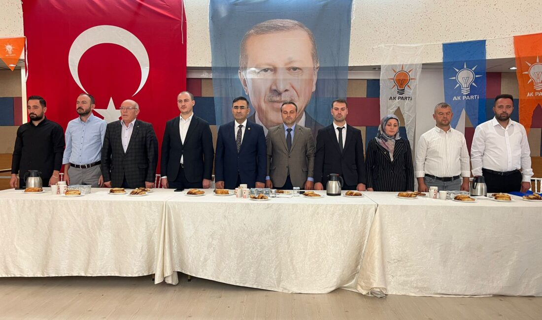 AK Parti Şuhut ilçe danışma toplantısı gerçekleştirildi. Toplantıya AK Parti