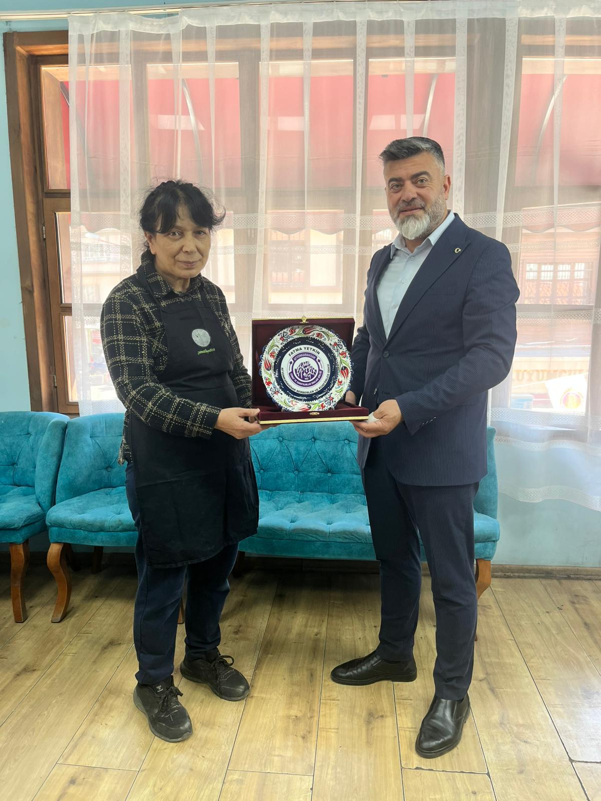 Kuaförlük mesleğine 45 yılını adayan Fatma Yetkin, Berberler ve Kuaförler