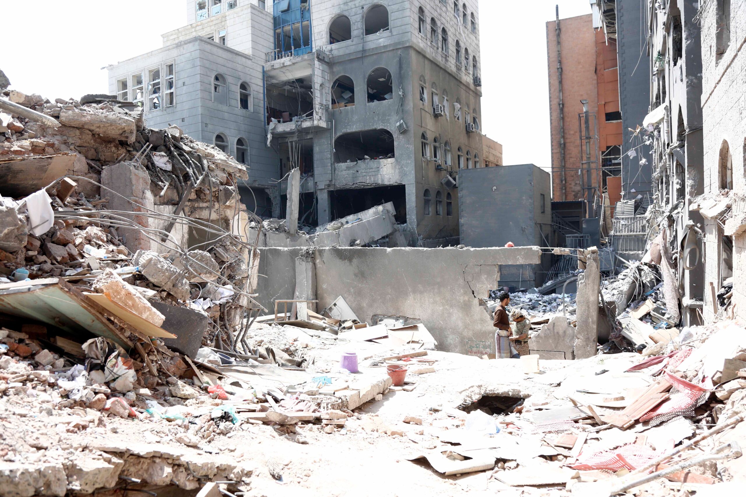 İsrail ordusu, Yemen’in başkenti Sana’ya hava saldırısı düzenledi. Husilere ait