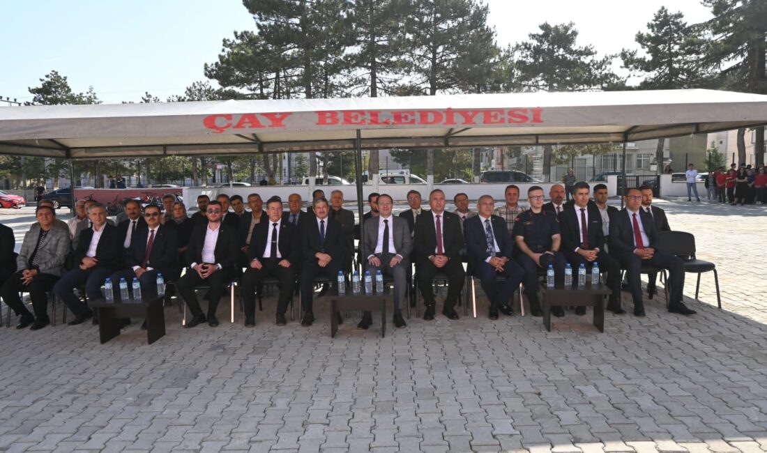 Afyonkarahisar’ın Çay ilçesinde 2025-2026 eğitim-öğretim yılı, düzenlenen törenle kutlandı. Atatürk