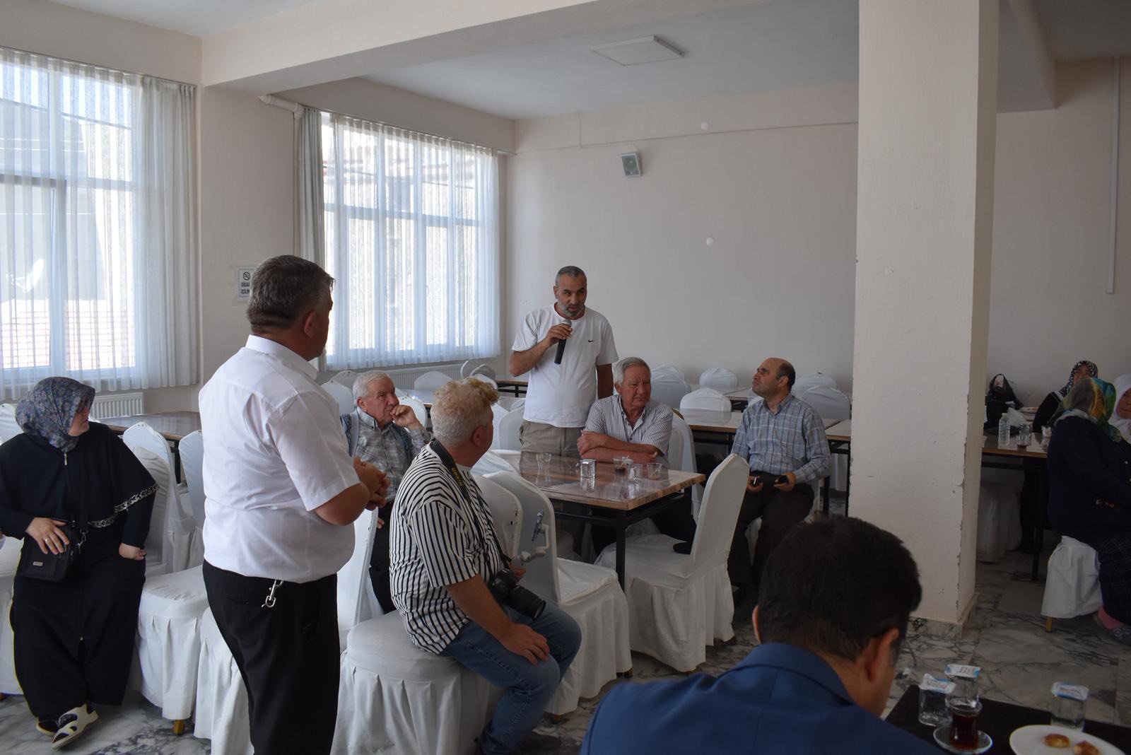 İscehisar Kaymakamı Nesrin Uygun, ilçedeki kurum amirleri ve mahalle muhtarlarıyla