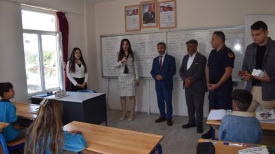 &nbsp; İscehisar Kaymakamı Nesrin Uygun, İlçe Milli Eğitim Müdürü Mustafa