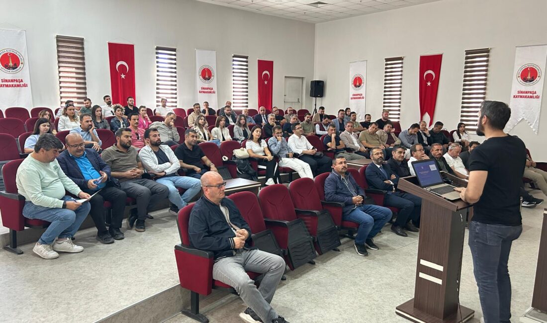 Afyonkarahisar'ın Sinanpaşa ilçesinde, okul müdürleri ve müdür yardımcılarına yönelik “Kaynaştırma