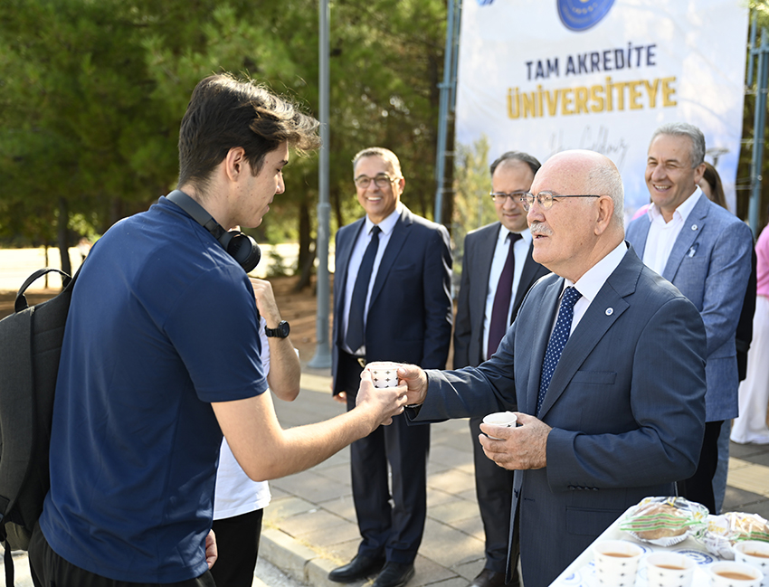 Uşak Üniversitesi’nin 2025-2026 akademik yılı için düzenlediği Oryantasyon Programı, 13