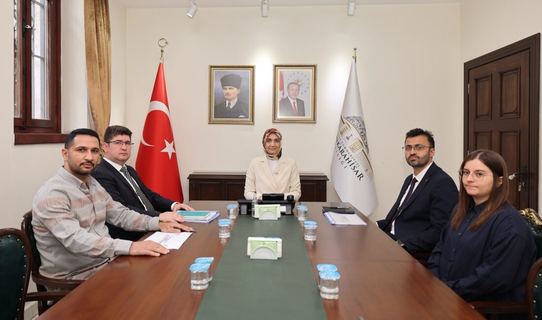 Afyonkarahisar’da, Doç. Dr. Kübra Güran Yiğitbaşı, Kütahya Vakıflar Bölge Müdürü