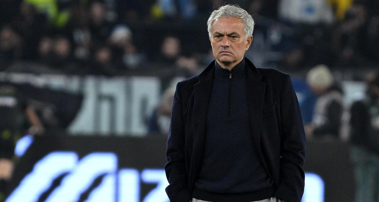 Portekizli teknik direktör Jose Mourinho, eski takımı Fenerbahçe'yi Instagram'da takipten çıktı. 