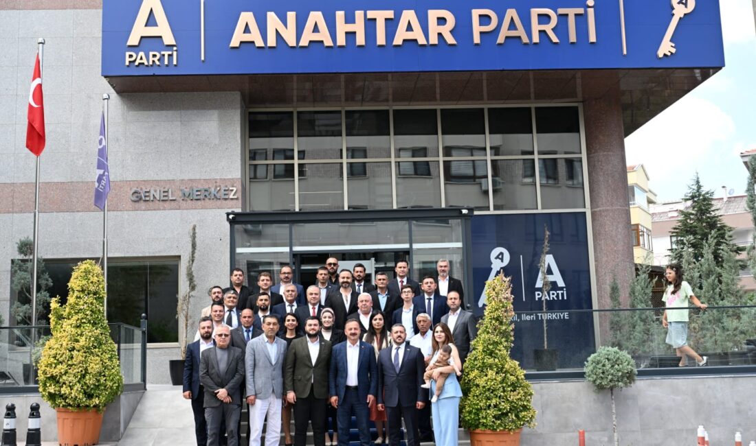 Anahtar Parti Afyonkarahisar teşkilatında görev değişimi yaşandı. Partinin kuruluşundan bu