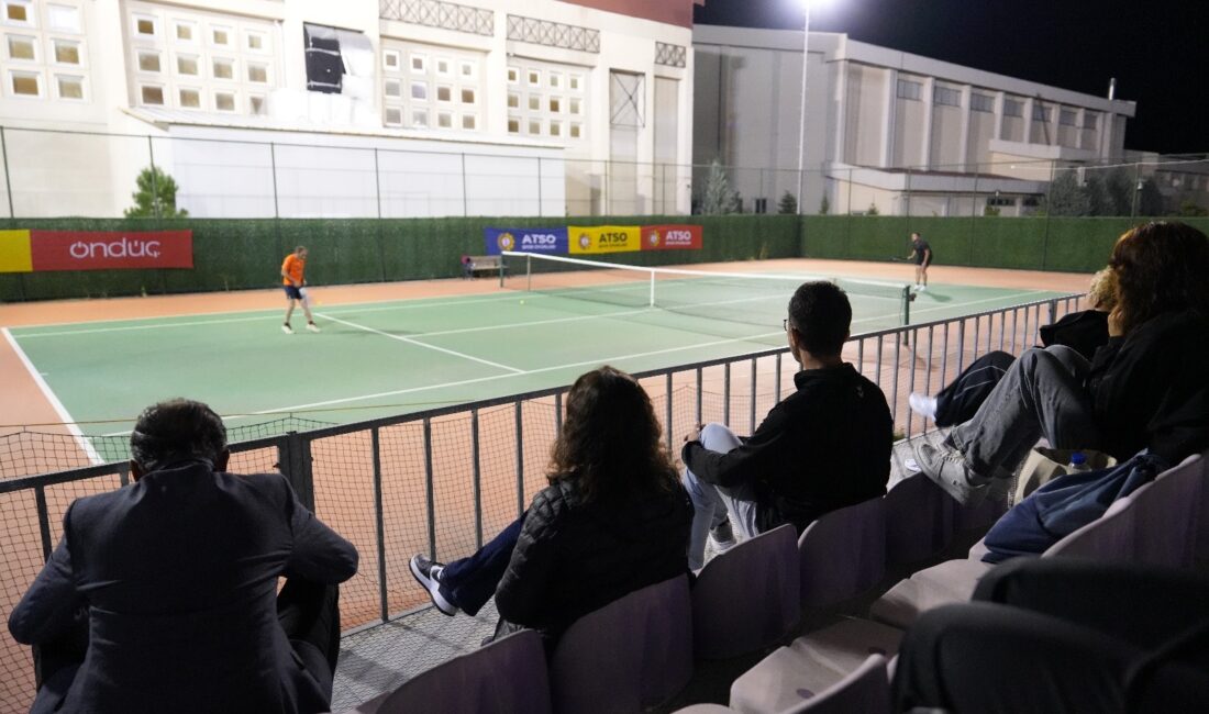 
Aile temalı 19. ATSO Spor Oyunlarının kort tenisi müsabakaları, Gençlik