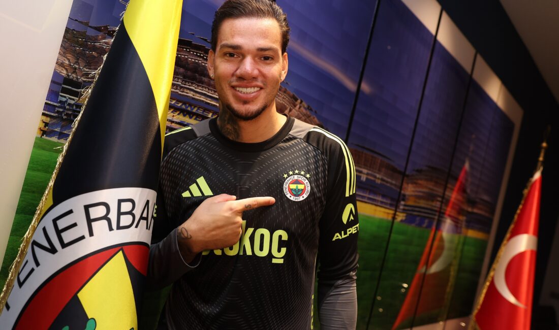 Fenerbahçe, kadrosuna kattığı Brezilyalı kaleci Ederson ile 3+1 yıllık sözleşme