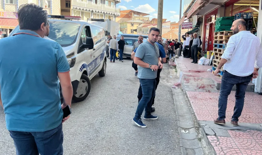 
Elazığ'da kardeşi tarafından defalarca bıçaklanan genç, ağır yaralı halde hastaneye