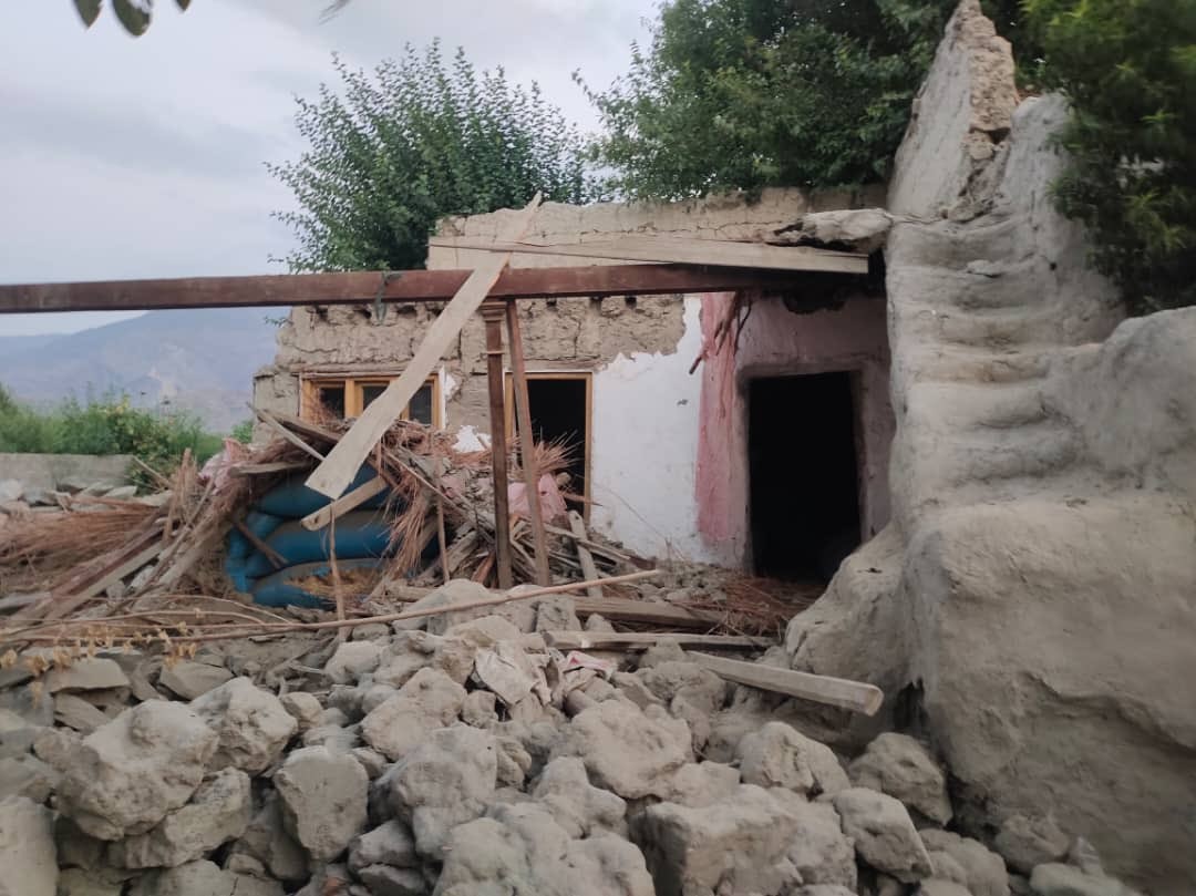 Afganistan'da meydana gelen depremde 800 kişi hayatını kaybetti, 2 bin