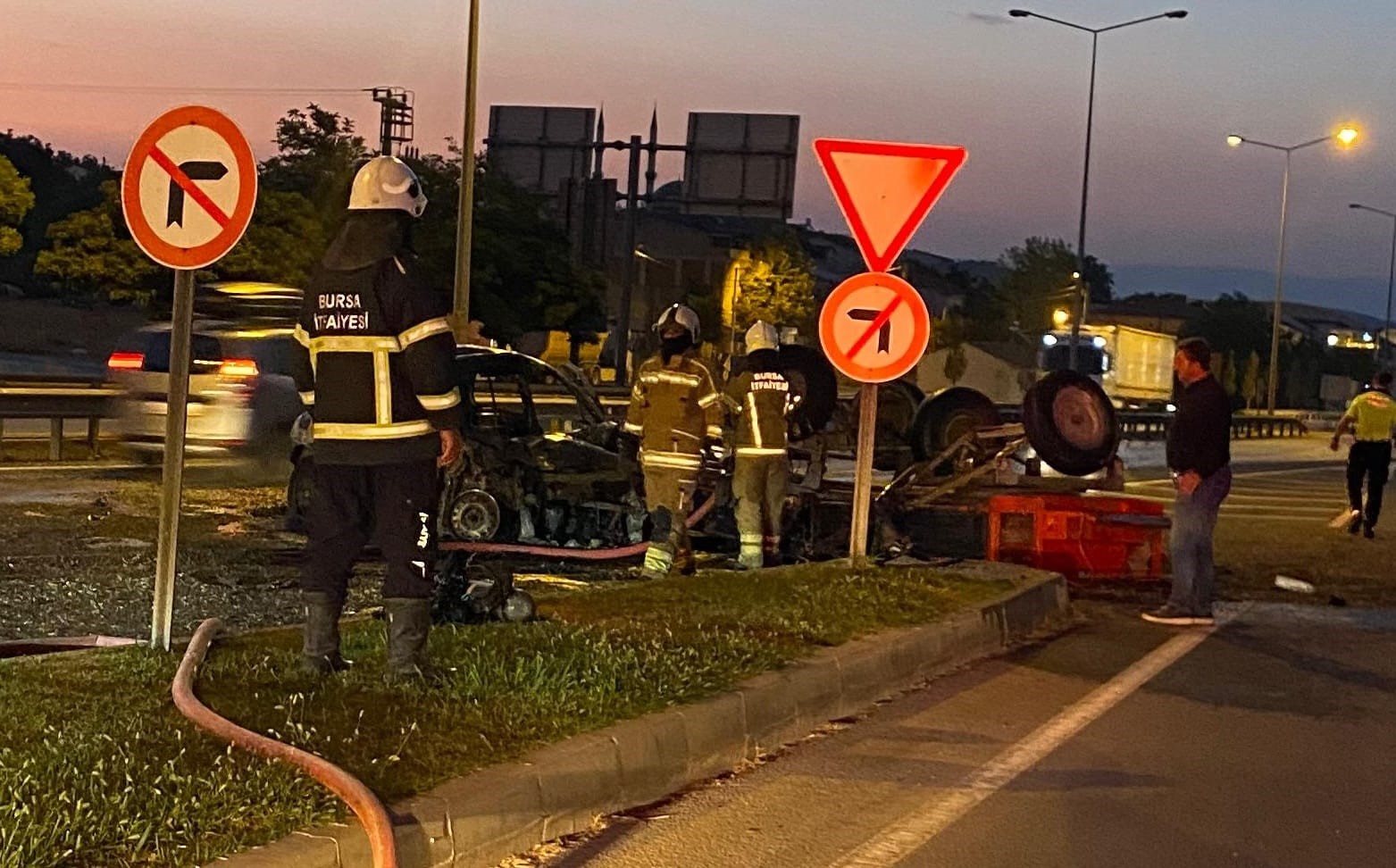 Bursa’nın İnegöl ilçesinde sabah saatlerinde meydana gelen trafik kazasında, bir