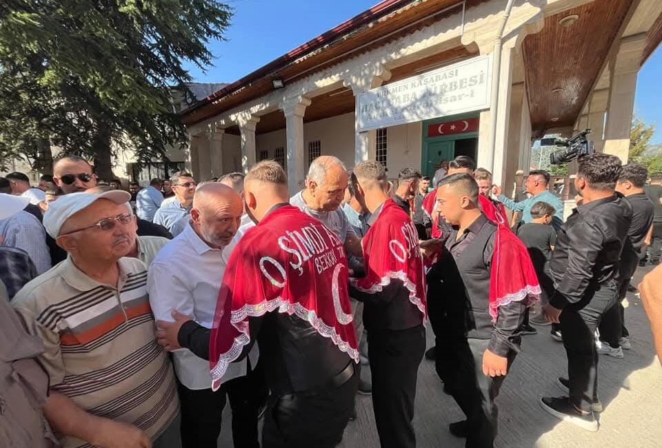 Afyonkarahisar’ın Erkmen beldesinde yer alan Ahmet Karahisari Hacı Baba Türbesi'nde,