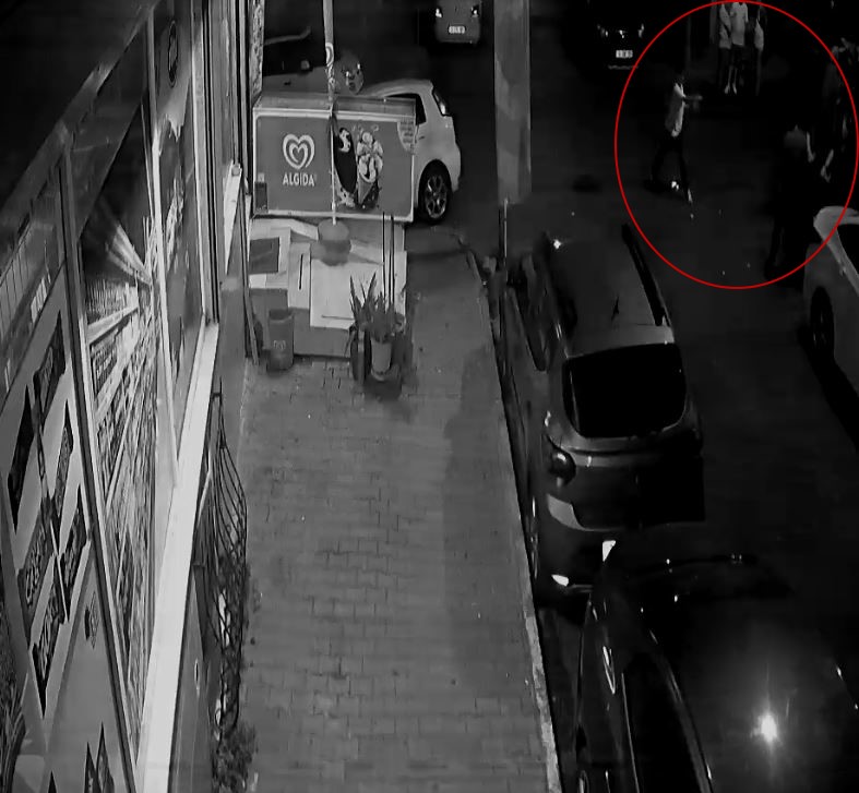 İstanbul'un Eyüpsultan ilçesinde, 20 yaşındaki Mertcan Acar'ın sokak ortasında uğradığı