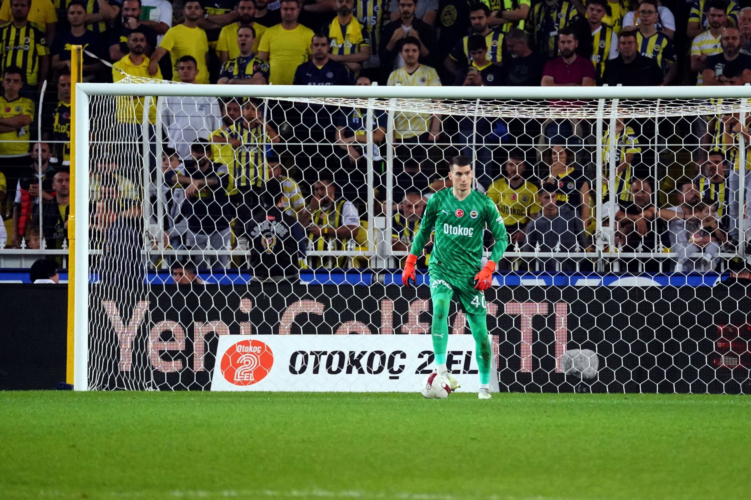 Fenerbahçe, Dominik Livakovic’in kiralık transferi konusunda İspanya’nın Girona kulübü ile