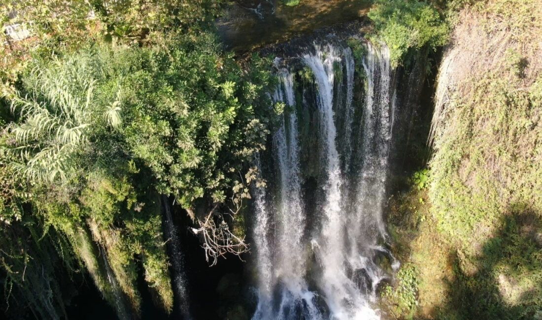 Antalya’nın doğal güzelliklerinden Düden Şelalesi, 2025 yılının ilk 8 ayında