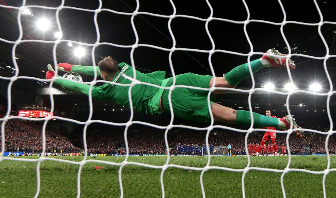 Manchester City, Paris Saint-Germain’den İtalyan kaleci Gianluigi Donnarumma’yı kadrosuna kattı.