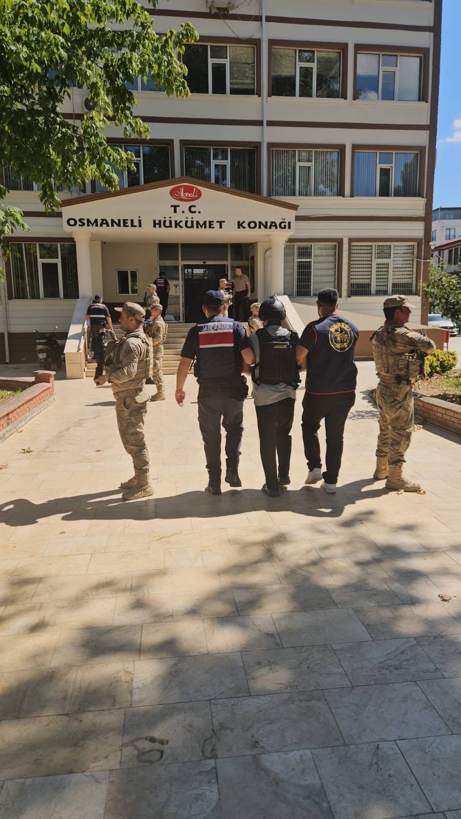  Bilecik'te bir kişiyi öldürerek, olay yerinden kaçan ve ardından yakalanan zanlı