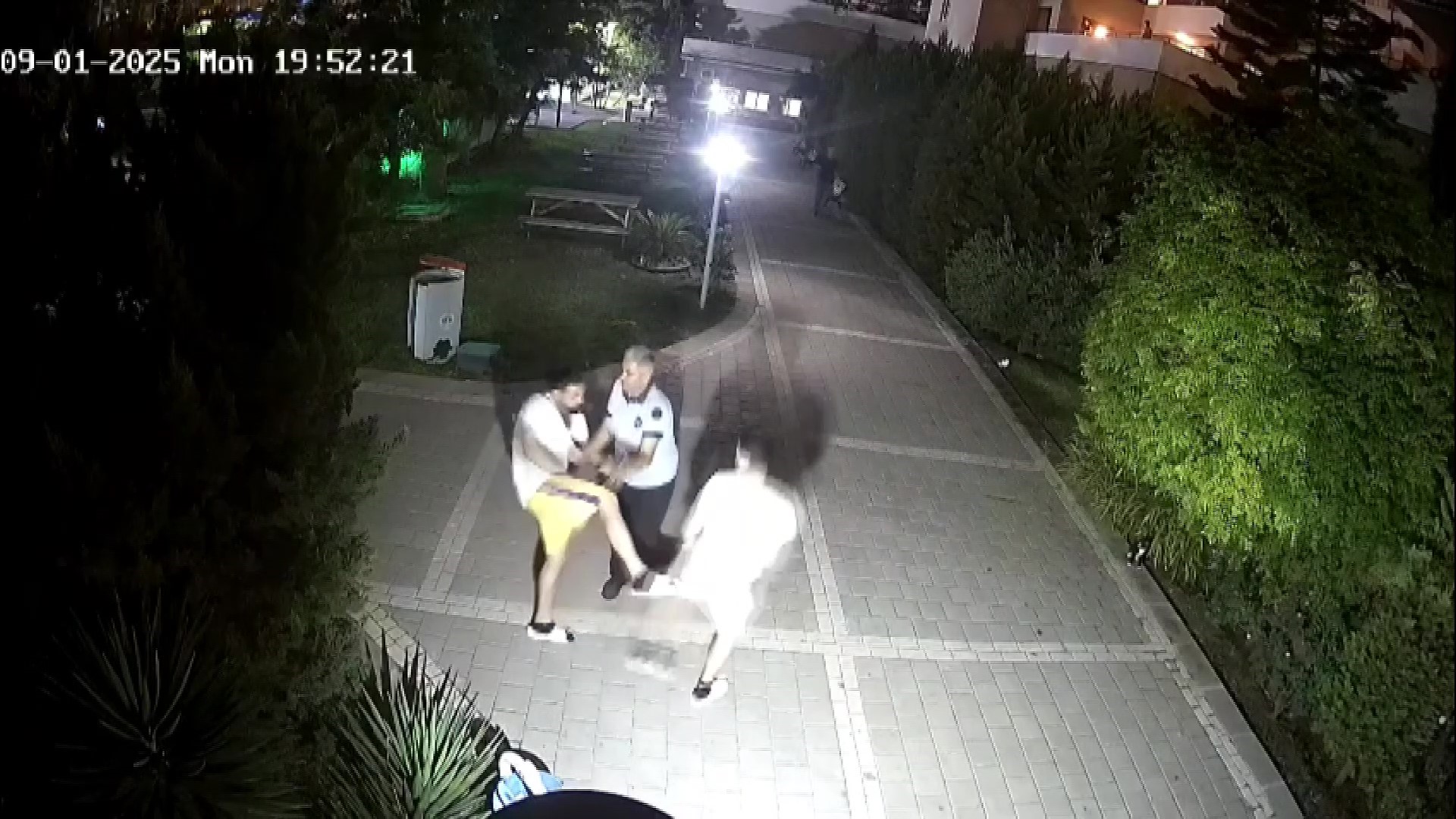 Adana'nın Seyhan ilçesinde, çocuklar arasında başlayan basit bir anlaşmazlık, bir