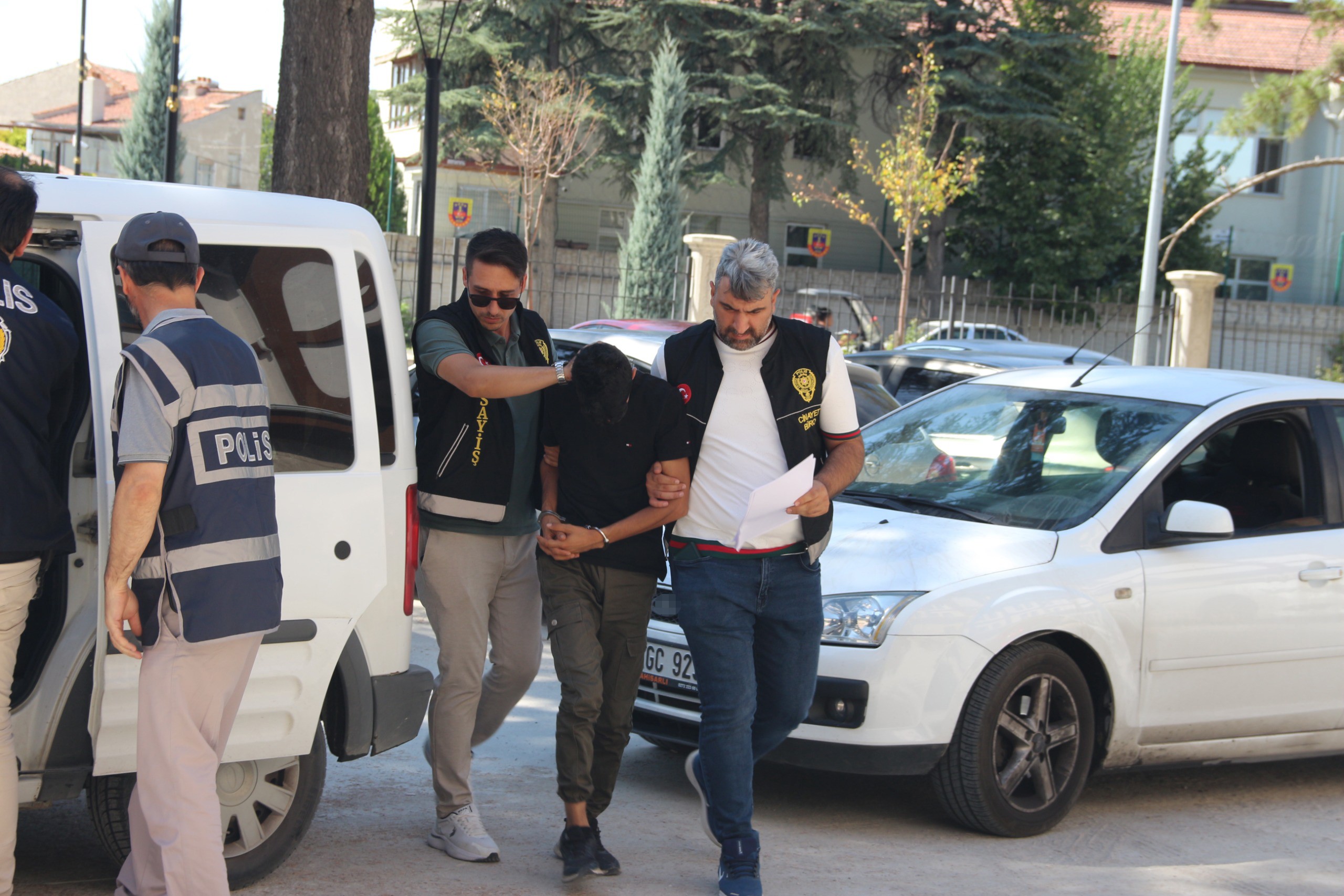 Afyonkarahisar'da bir muhasebecinin 500 bin TL karşılığında öldürülmesiyle ilgili yürütülen