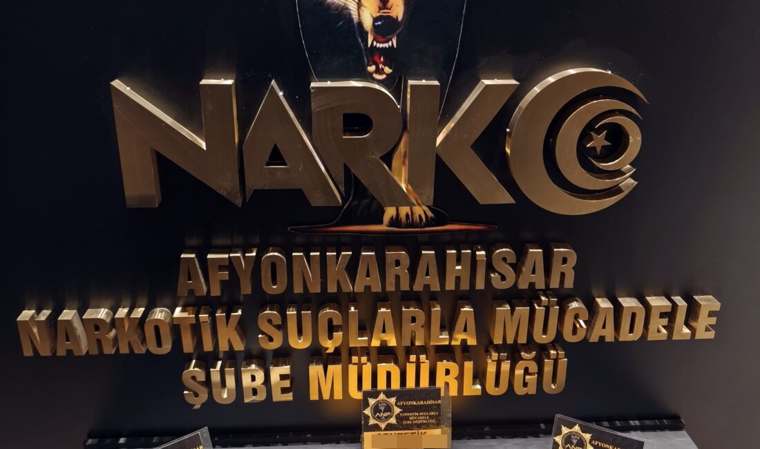 Afyonkarahisar’da polis ekipleri tarafından düzenlenen uyuşturucu operasyonunda 3 kişi tutuklanarak