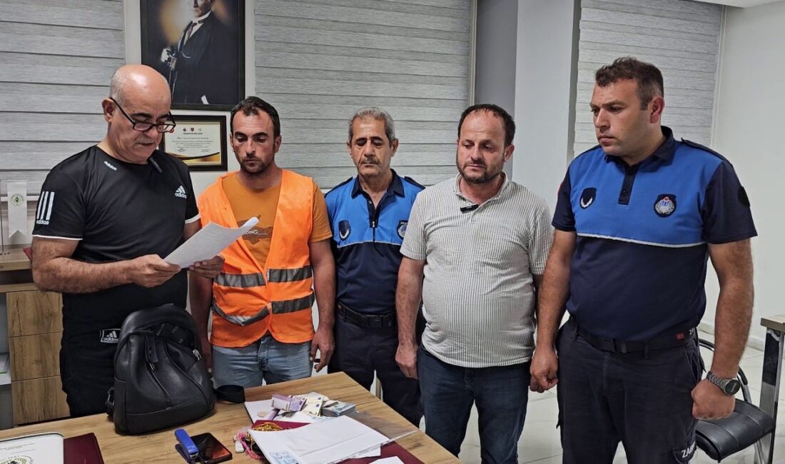 Hatay'da, deprem sonrası ev almak için birikim yapan bir vatandaşın
