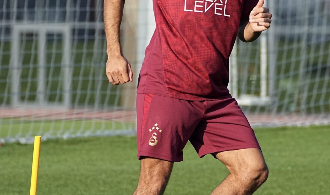 Galatasaray’ın yeni transferi İlkay Gündoğan, sarı-kırmızılı formayla ilk idmanına çıktı.