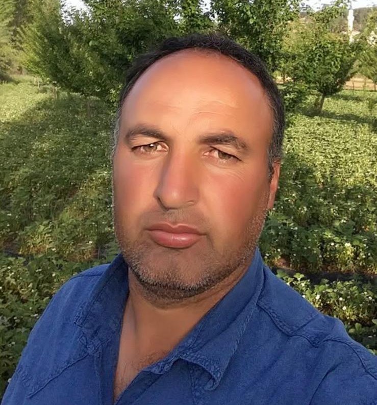 Denizli’nin Buldan ilçesinde meydana gelen traktör kazasında, tarlasına gitmek üzere