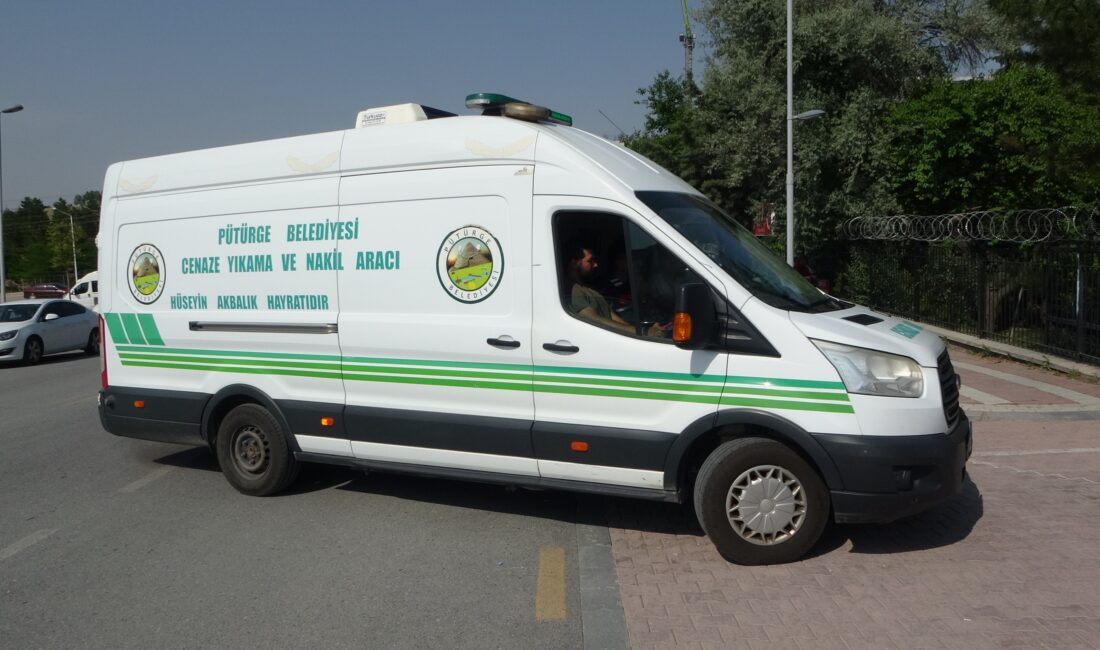 Malatya’nın Pütürge ilçesinde çıkan bıçaklı kavgada 42 yaşındaki Murat Mengitemur