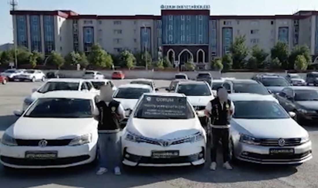 Çorum'da, ağır hasarlı araçların kimlik bilgilerini çalıntı ve hacizli araçlara
