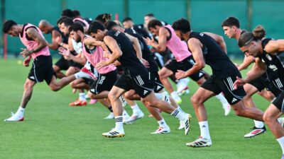 Siyah-beyazlılar taktik ağırlıklı idman yaptı
Beşiktaş, Trendyol Süper Lig'in 5. haftasında