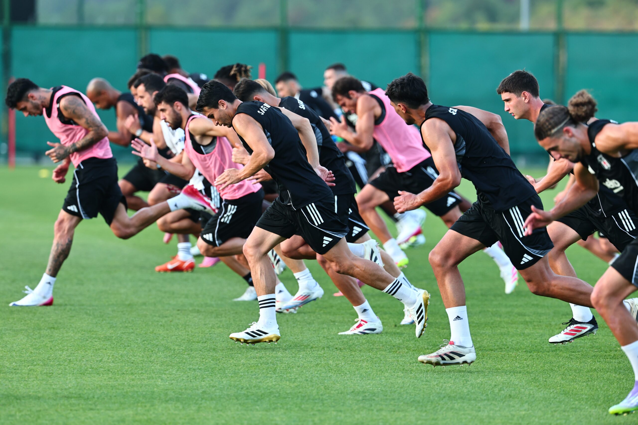 Siyah-beyazlılar taktik ağırlıklı idman yaptı
Beşiktaş, Trendyol Süper Lig'in 5. haftasında