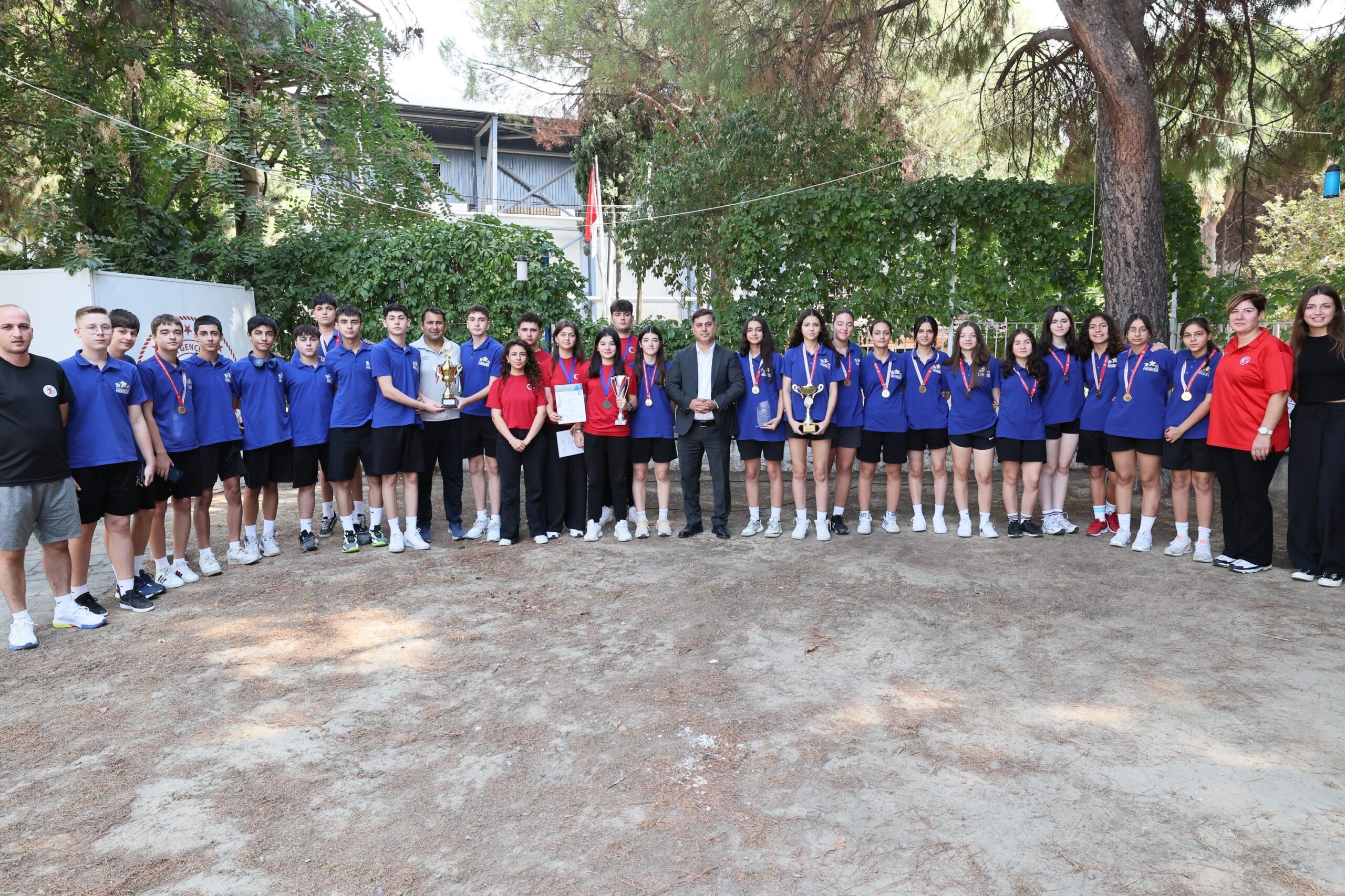 Manisa Gençlik ve Spor İl Müdürü Yunus Öztürk, ulusal ve