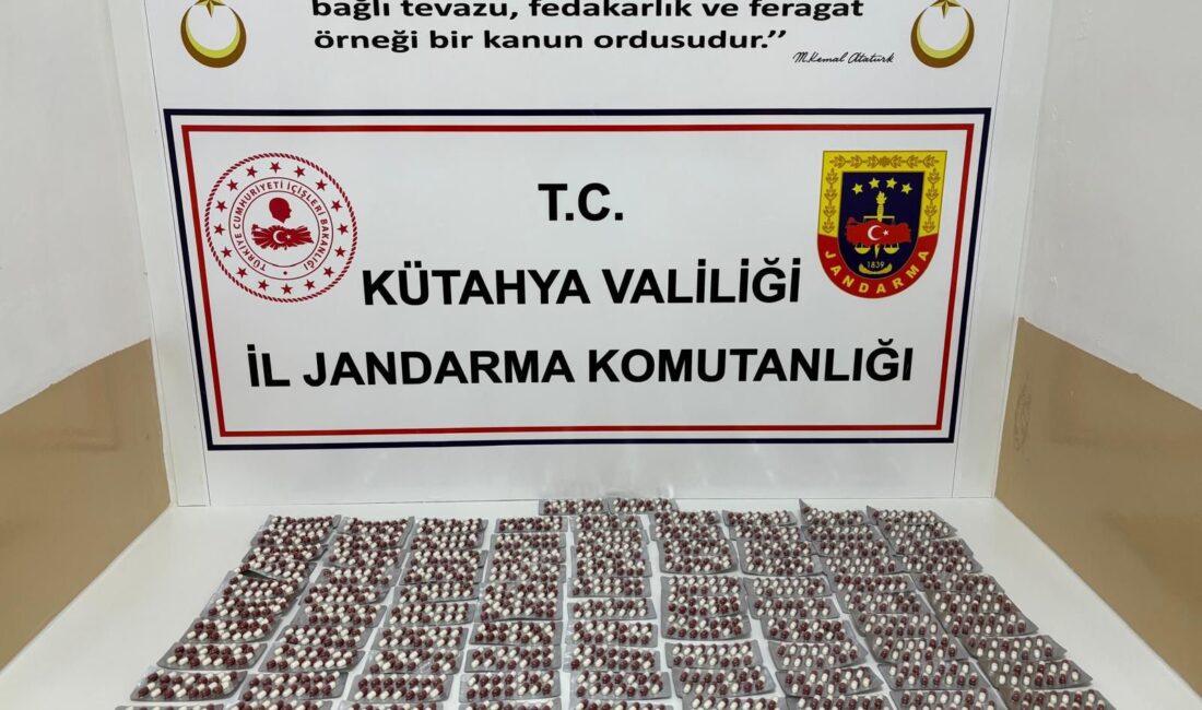 Uyuşturucu Operasyonu: 2 Tutuklama Kütahya İl Jandarma Komutanlığı ekipleri tarafından Aslanapa’da düzenlenen uyuşturucu operasyonunda,