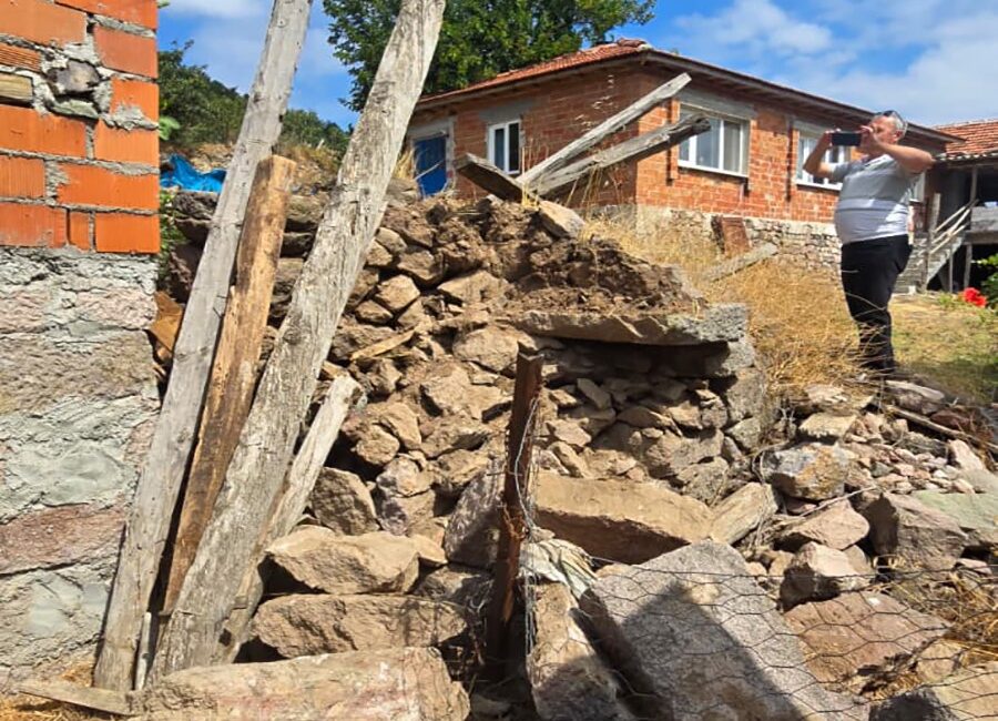  Balıkesir’in Sındırgı ilçesinde 4.9 büyüklüğünde deprem meydana geldi. Deprem, İzmir,