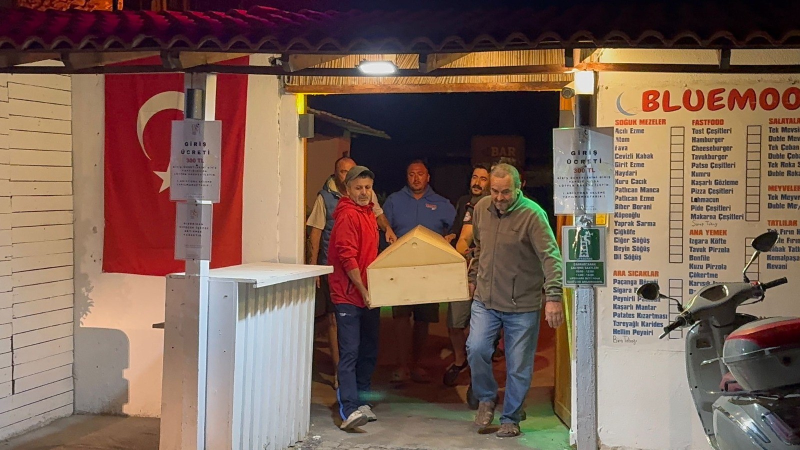 Balıkesir’in Erdek ilçesinde, arkadaşlarıyla birlikte manzara izlemeye çıkan 31 yaşındaki