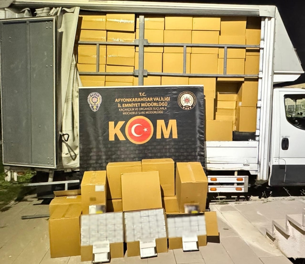 Afyonkarahisar’da polis tarafından gerçekleştirilen operasyonda 3 milyon 350 bin adet