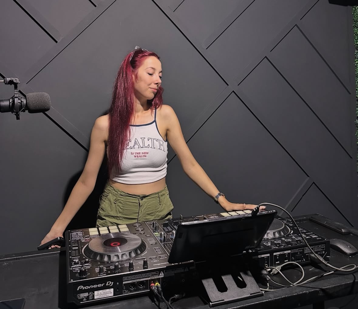 Bolu’da iki gün önce nişanlanan 30 yaşındaki DJ Elif Özcan,