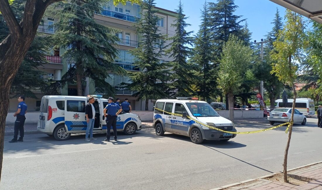 Afyonkarahisar'da sabah saatlerinde yaşanan silahlı saldırı olayında hastaneye kaldırılan 2