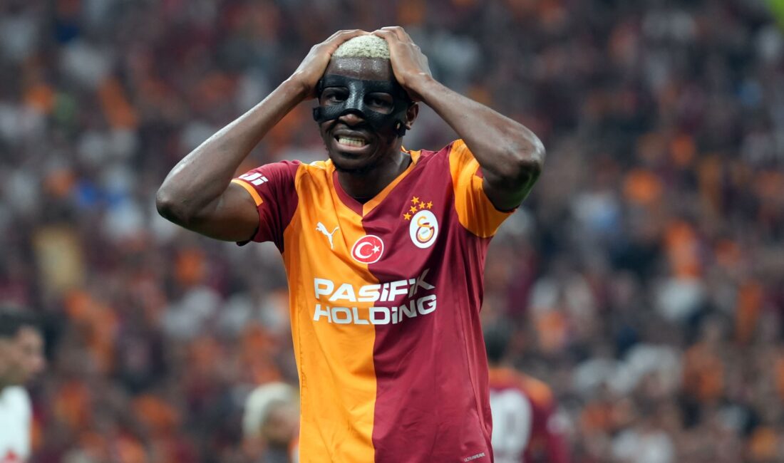Galatasaray’da Victor Osimhen Ayak Bileği Sakatlığıyla Yüzleşiyor Galatasaray, Victor Osimhen’in ayak bileğinde orta düzeyde bağ gerilmesi ve
