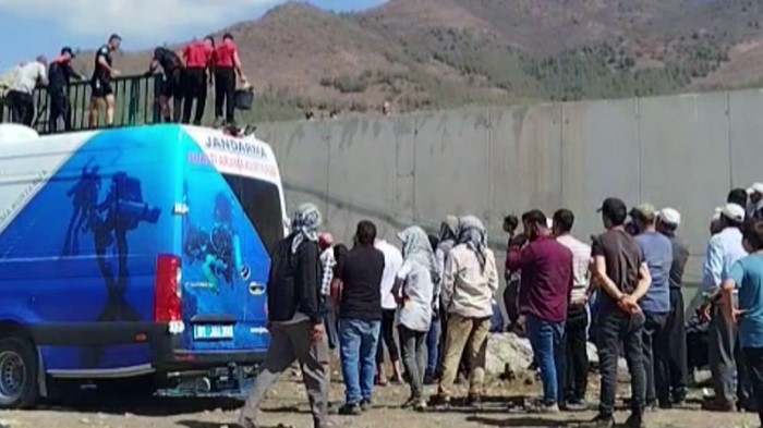 8 Yaşındaki Çocuk Sulama Kanalında Boğularak Hayatını Kaybetti Gaziantep’in İslahiye ilçesinde ailesi biber toplarken tarla yakınındaki sulama kanalına
