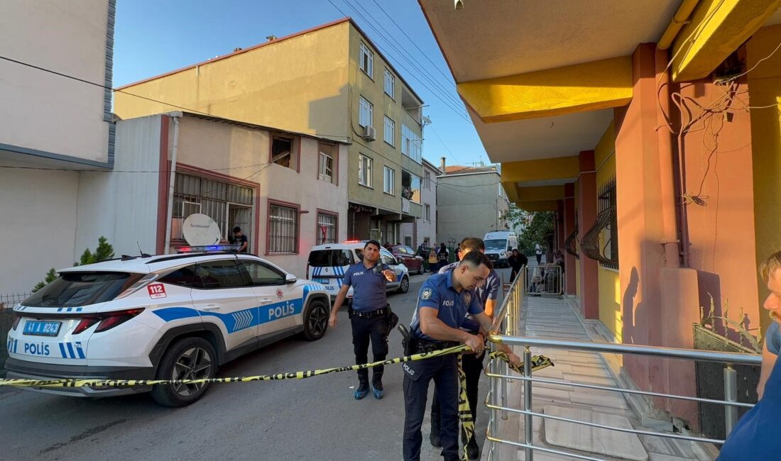 Kocaeli'nin Gebze ilçesinde, bir daireden yayılan kötü koku üzerine eve