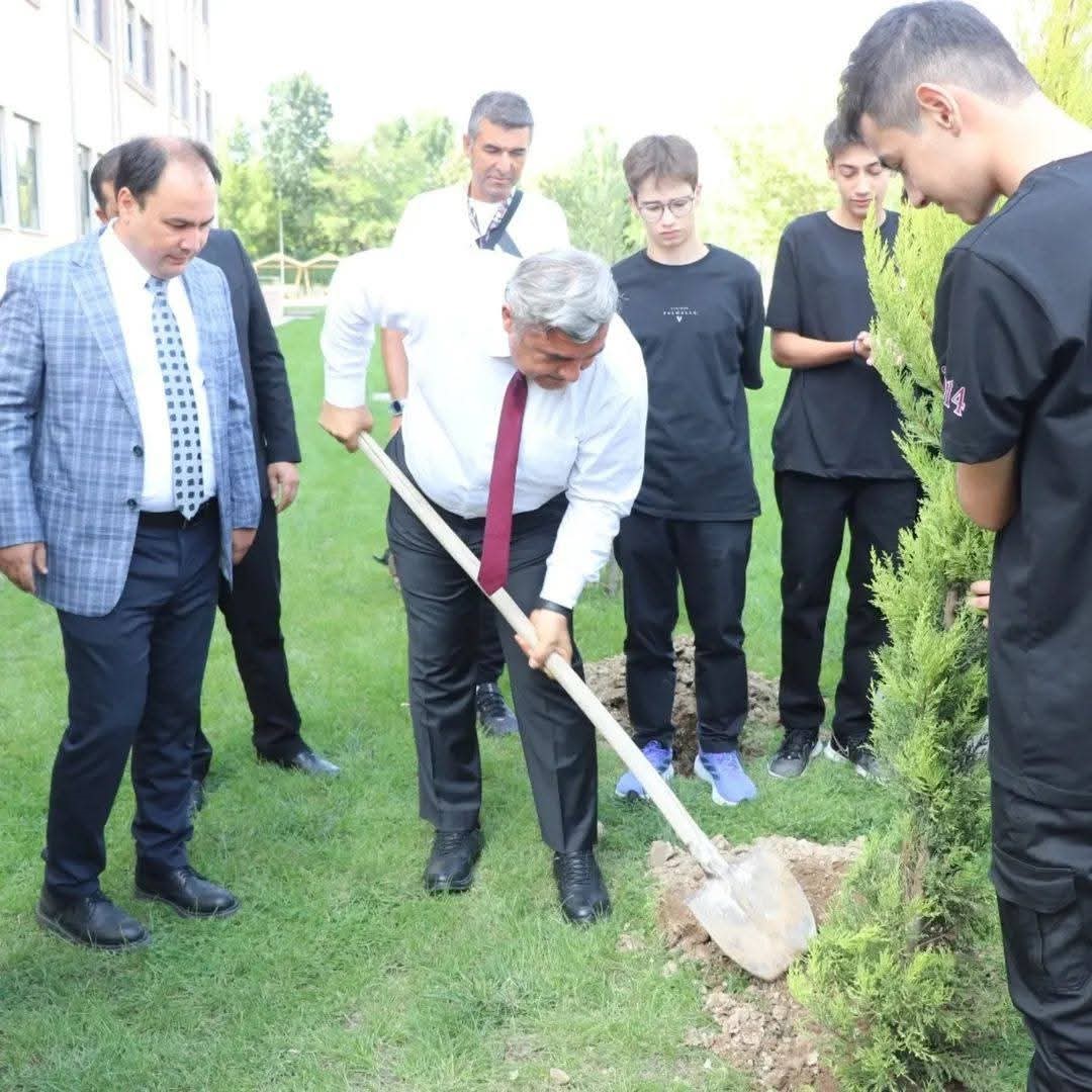Afyonkarahisar Kamil Miras Anadolu Lisesi’nde İl Milli Eğitim Müdürü Miraç