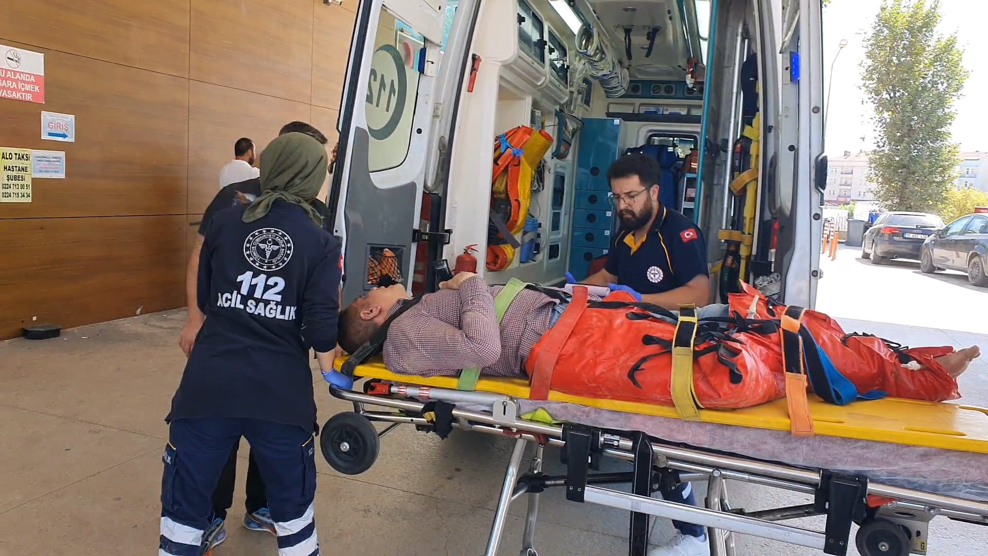 Bursa’nın İnegöl ilçesinde bir mobilya imalathanesinde yaşanan iş kazasında, üzerine