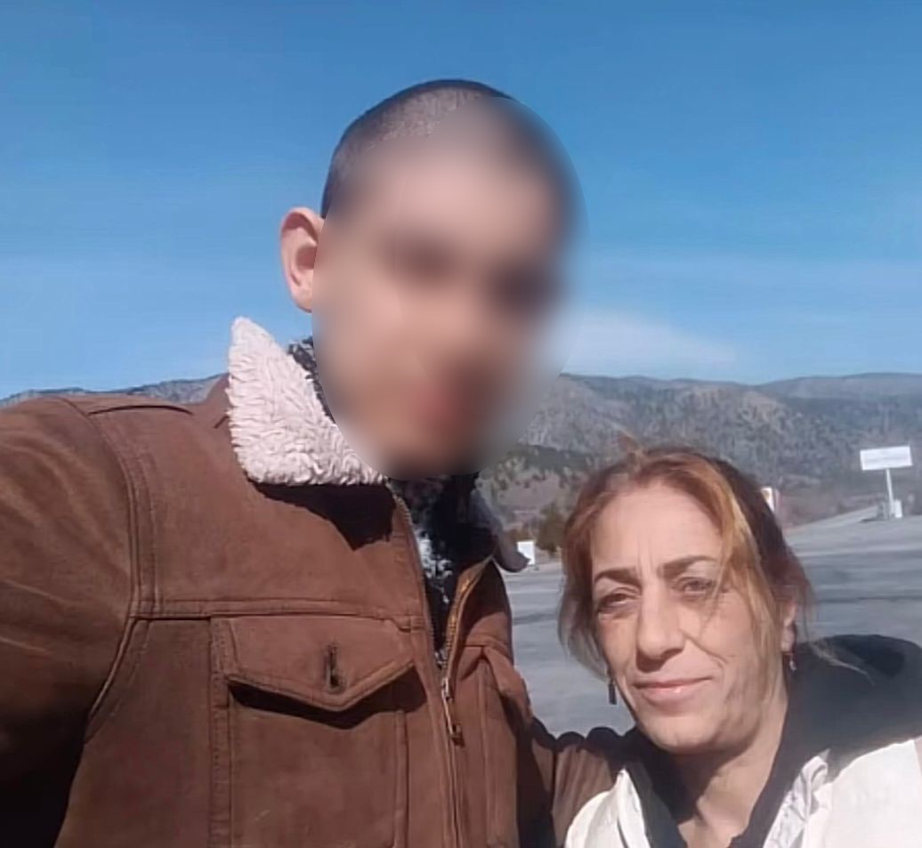Kocaeli'nin Gebze ilçesinde annesi ve üvey kardeşini bıçaklayarak öldüren 17