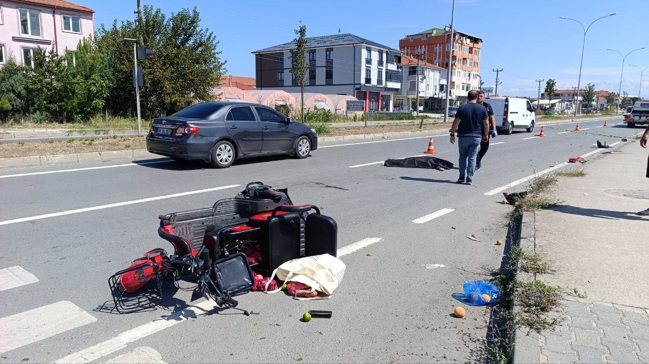 Sakarya’nın Karasu ilçesinde meydana gelen trafik kazasında 80 yaşındaki Gülçin
